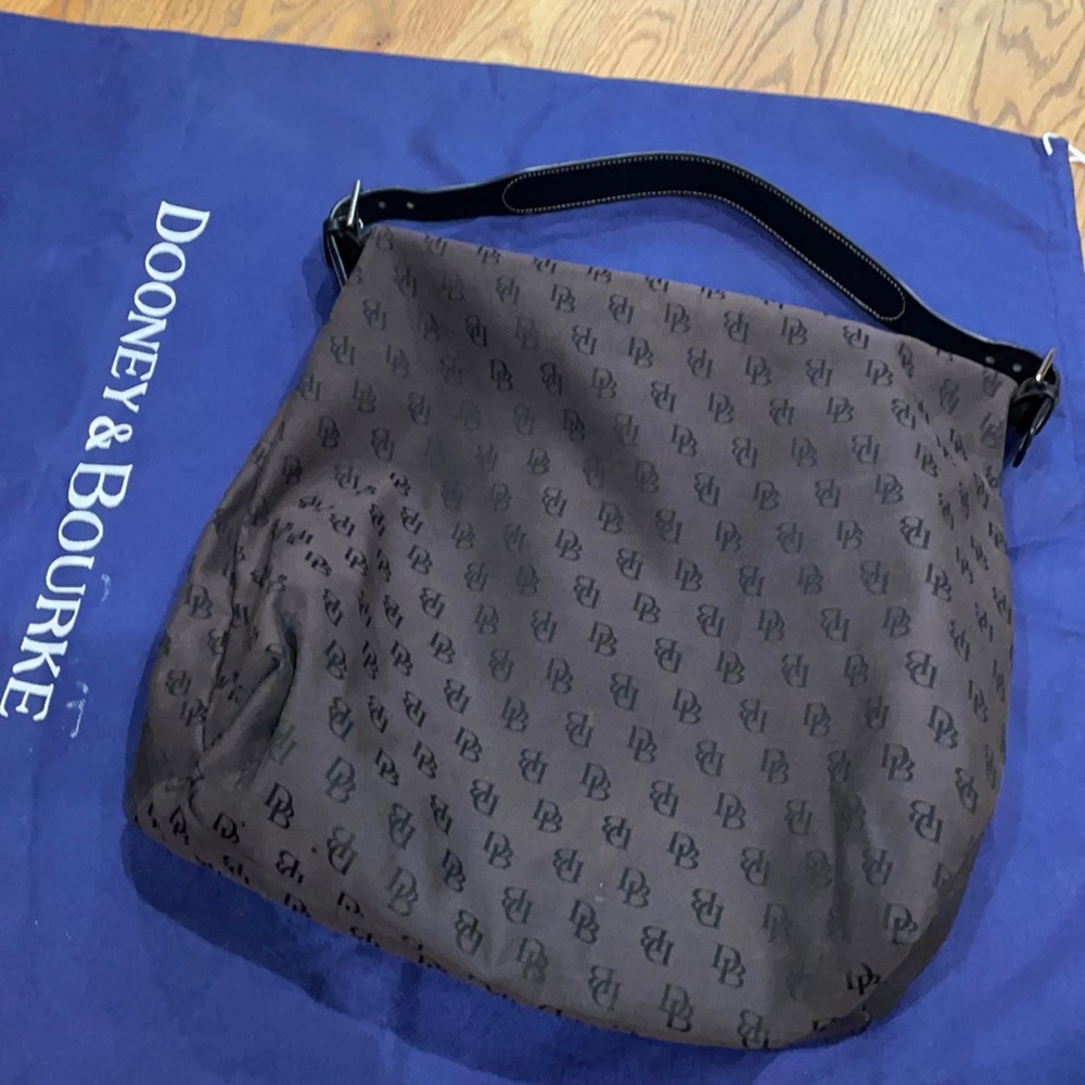 VINTAGE DOONEY AND BOURKE BAG